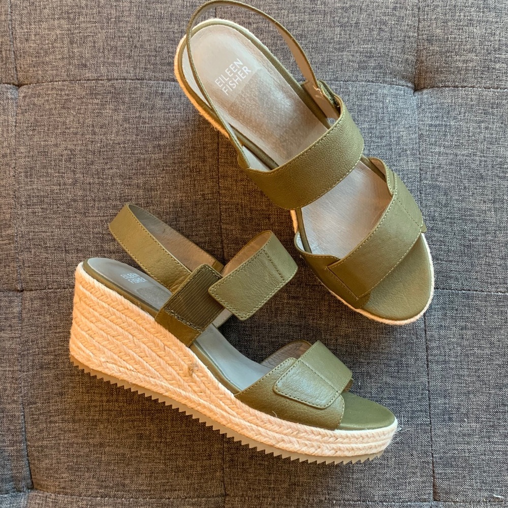 NWT Eileen Fisher Winnie olive green wedge